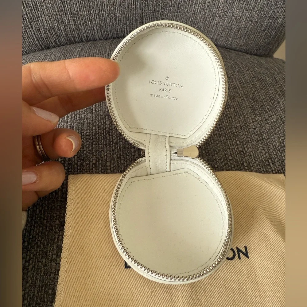 Authentic Louis Vuitton Watercolor Earphones Case - Picture 7 of 8